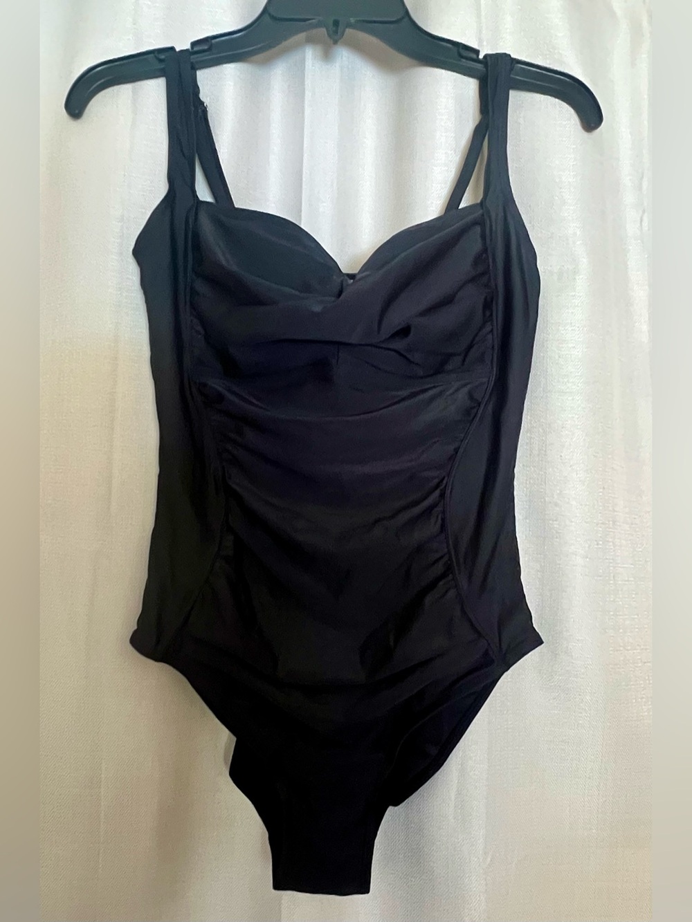 Jaclyn Smith Women’s Black Ruched One Piece Swimsuit Size 8